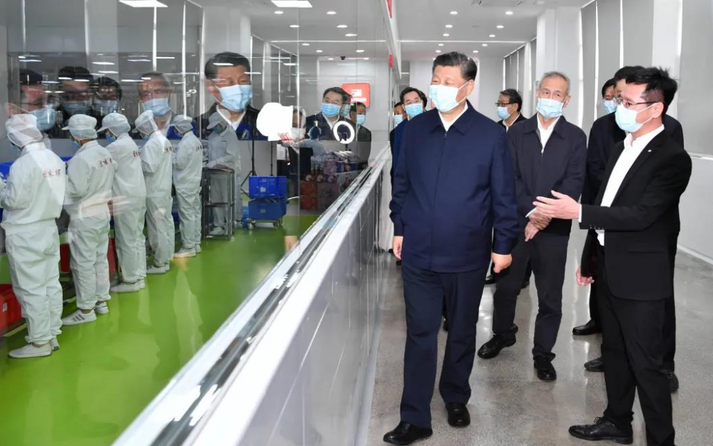 Си Цзиньпин подчеркнул важность инноваций в индустрии по производству оборудования и призвал частные предприятия смело развиваться