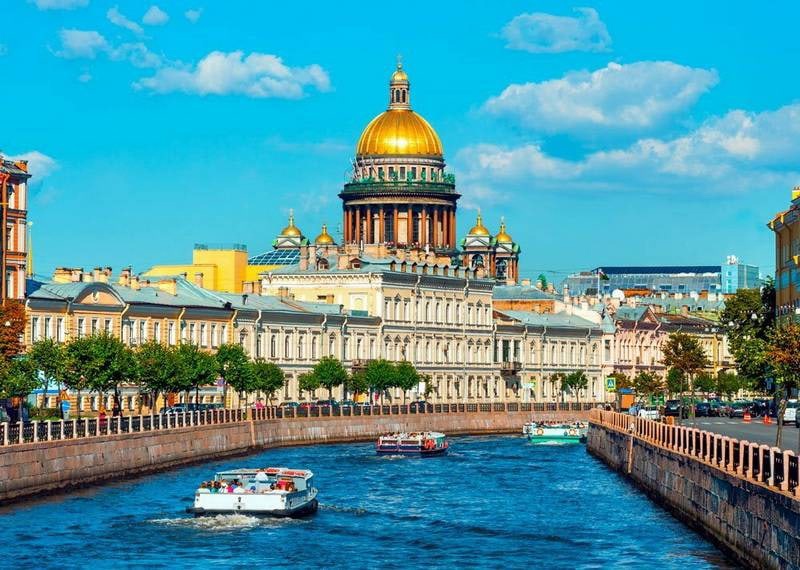Петербург стал самым популярным городом для путешествия на февральские праздники