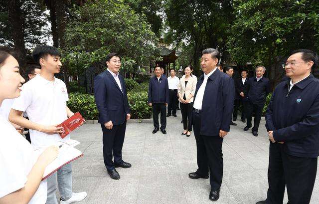 Си Цзиньпин прибыл с инспекцией в город Нанъян провинции Хэнань