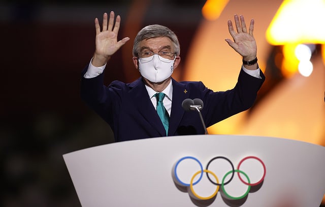 Президент МОК прибыл в Пекин в преддверии зимних Олимпийских игр