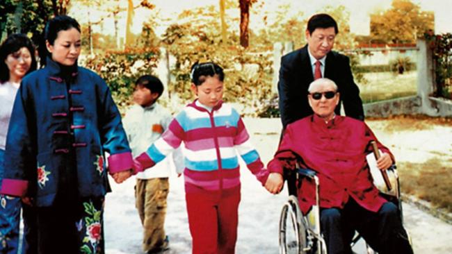 Си Цзиньпин: уважение к старшим – на личном примере