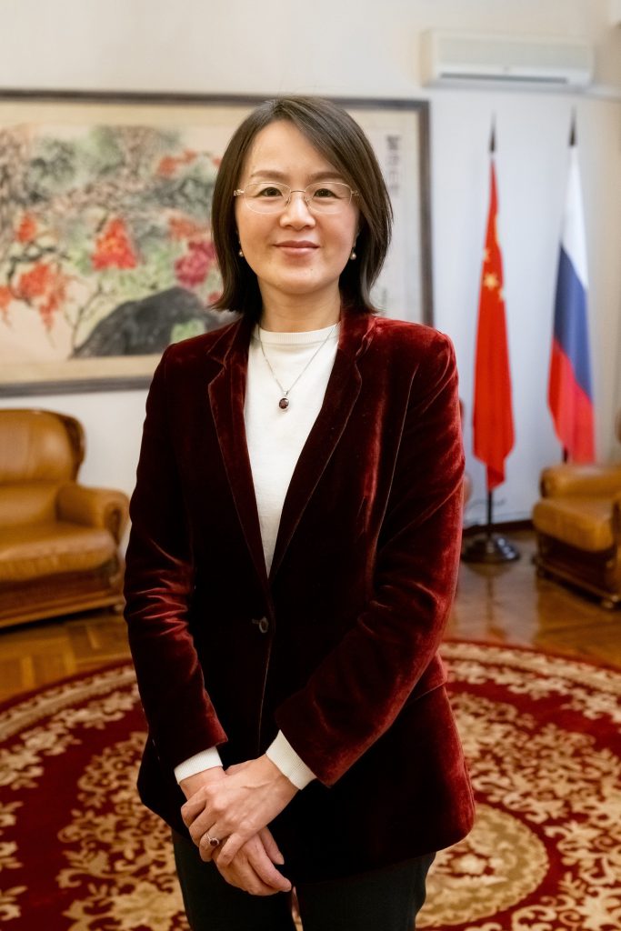 Генеральное консульство КНР в Санкт-Петербурге поздравила с международным женским днем!