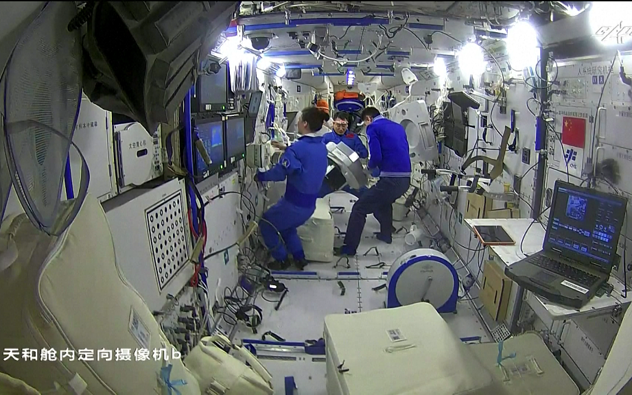Новые технологии облегчают жизнь китайских космонавтов на орбите