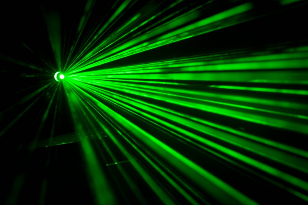 Самостоятельно разработанный Китаем волоконный лазер сверхвысокой мощности сдан в эксплуатацию