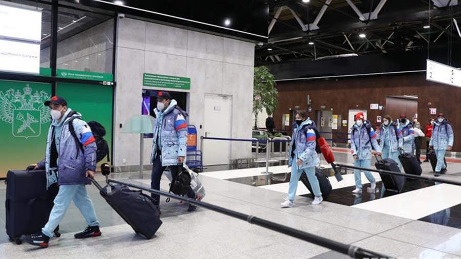 Первый рейс с российскими олимпийцами вылетел в Китай