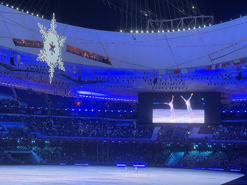 В Пекине состоялась передача олимпийского флага итальянским городам Милану и Кортина д’Ампеццо