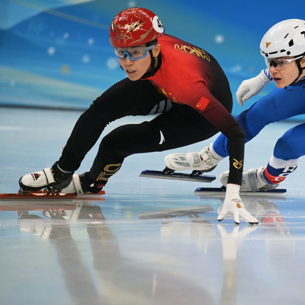 Мужская сборная Китая по шорт-треку заняла первое место в эстафете на дистанции 5000 м на Чемпионате четырех континентов по конькобежному спорту, который проходит в Канаде