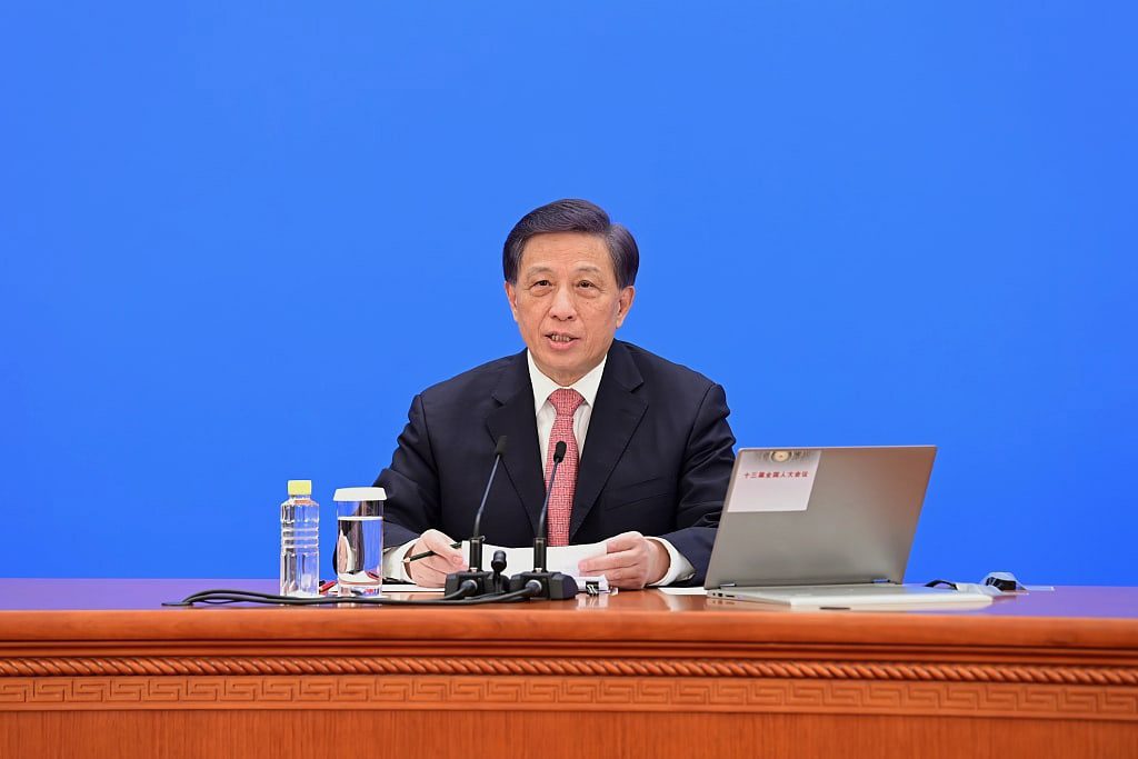 Представитель сессии ВСНП назвал Закон КНР о противодействии иностранным санкциям защитной мерой для реагирования на сдерживание и притеснение