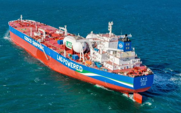 Первый в мире двухтопливный нефтяной танкер на СПГ введен в флот COSCO