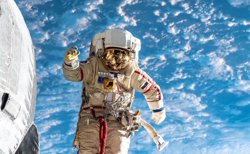 #ВДРУЖБЕ﻿ —  специальная программа о космонавтах