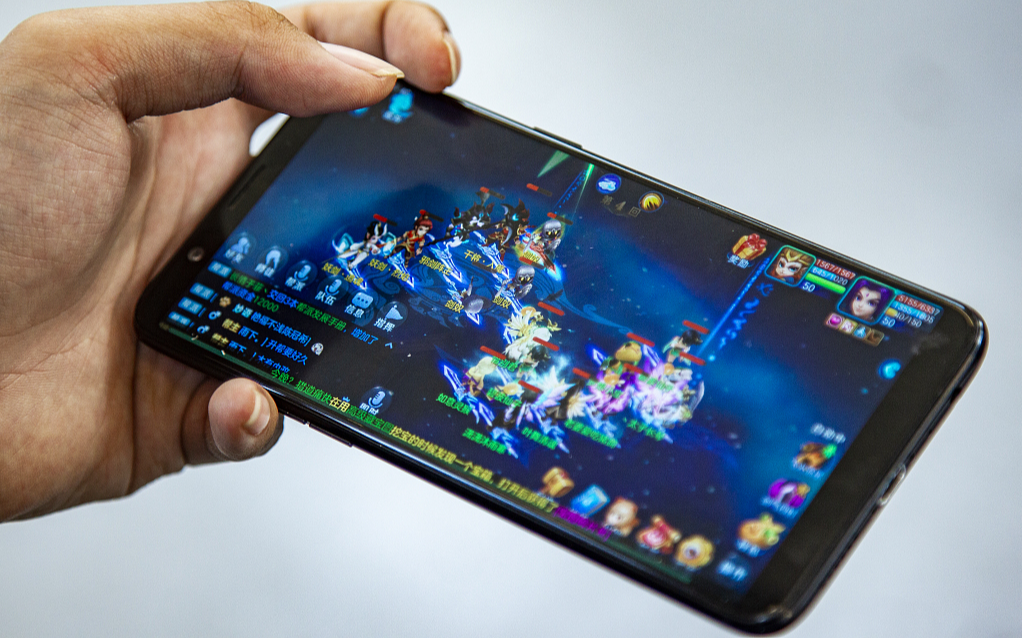 Доходы китайской индустрии мобильных игр снизились почти на 11%