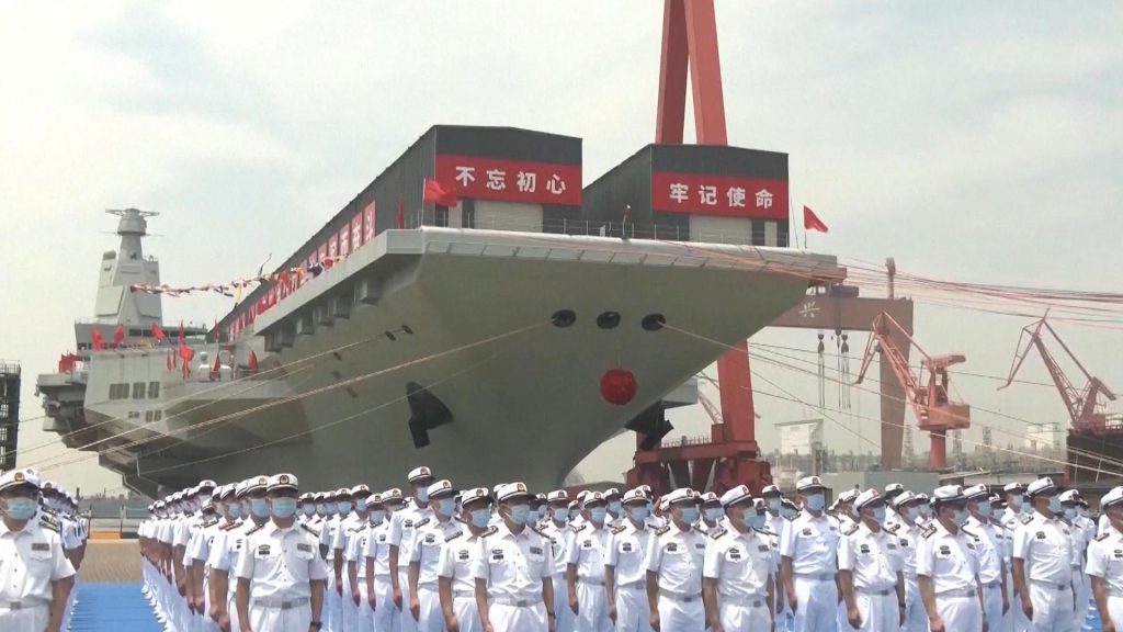 В Китае спустили на воду третий национальный авианосец — «Фуцзянь»