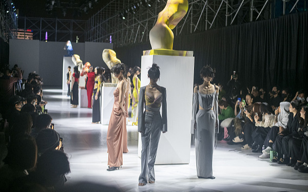 Шанхайская неделя моды временно перешла в онлайн-режим