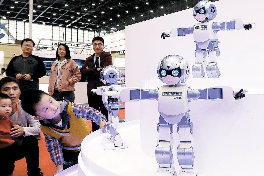 На Всемирной конференции робототехники в Пекине представлены новейшие технологии и продукция