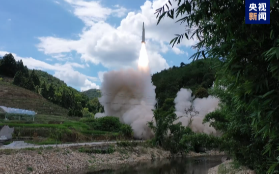 ВС Китая совершили пуски ракет в акваториях к востоку от Тайваня