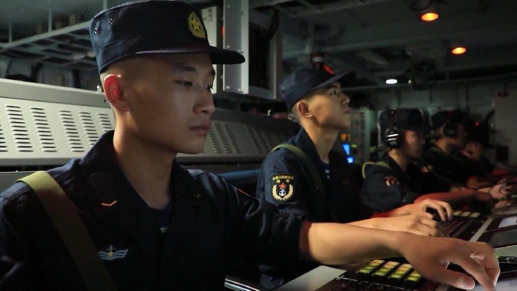 Народно-освободительная армия Китая (НОАК) в ближайшие дни начнет применять дальнобойную артиллерию и ракеты с неядерными боеголовками для поражения условных целей в акватории вокруг Тайваня