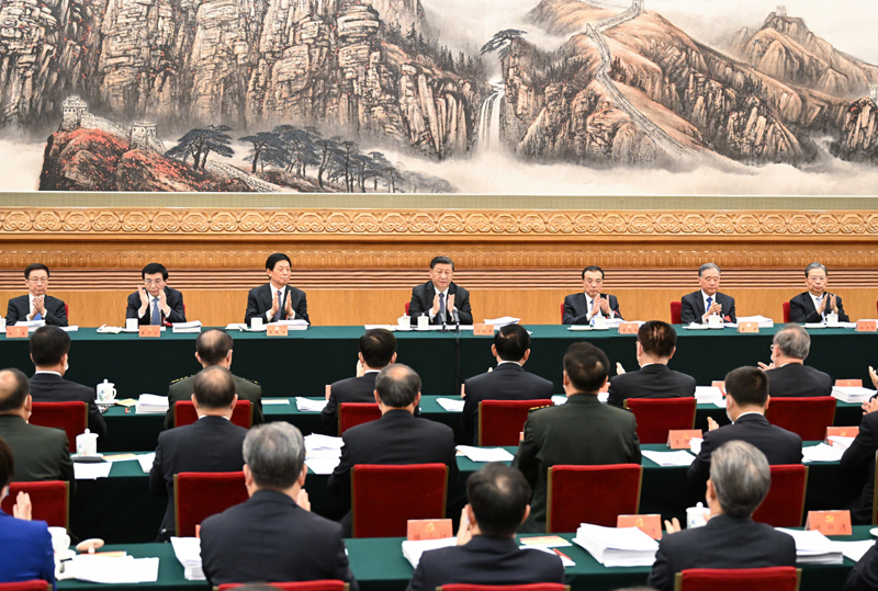 Си Цзиньпин председательствовал на втором заседании президиума 20-го съезда КПК