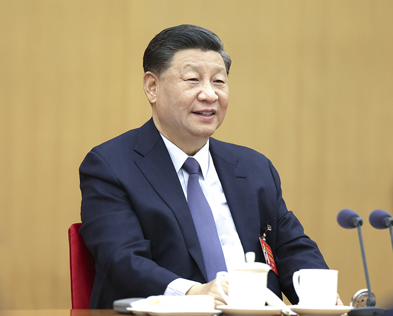Генеральный секретарь ЦК КПК, председатель КНР и председатель центрального военного совета Си Цзиньпин присутствовал на заседании руководящего состава НОАК
