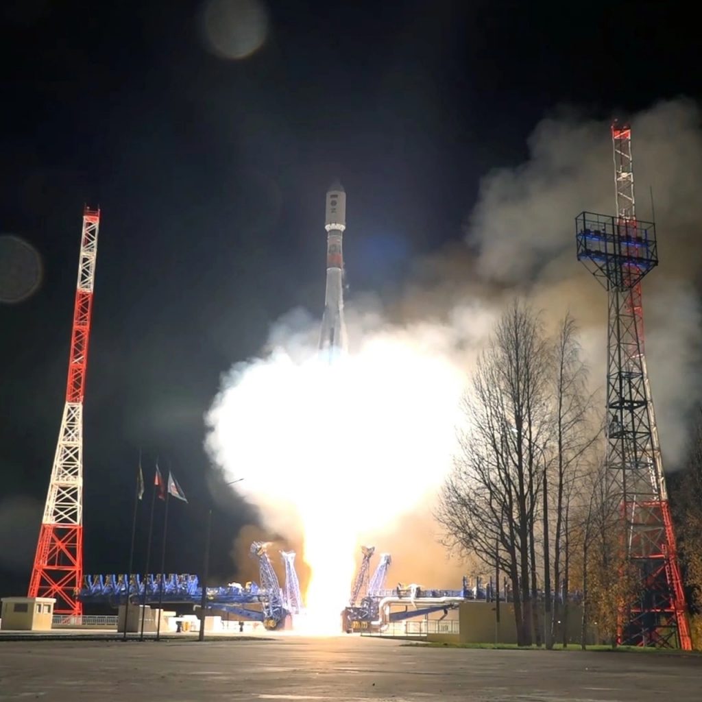 Воздушно-космические силы провели пуск ракеты-носителя «Союз-2.1б» с космодрома Плесецк