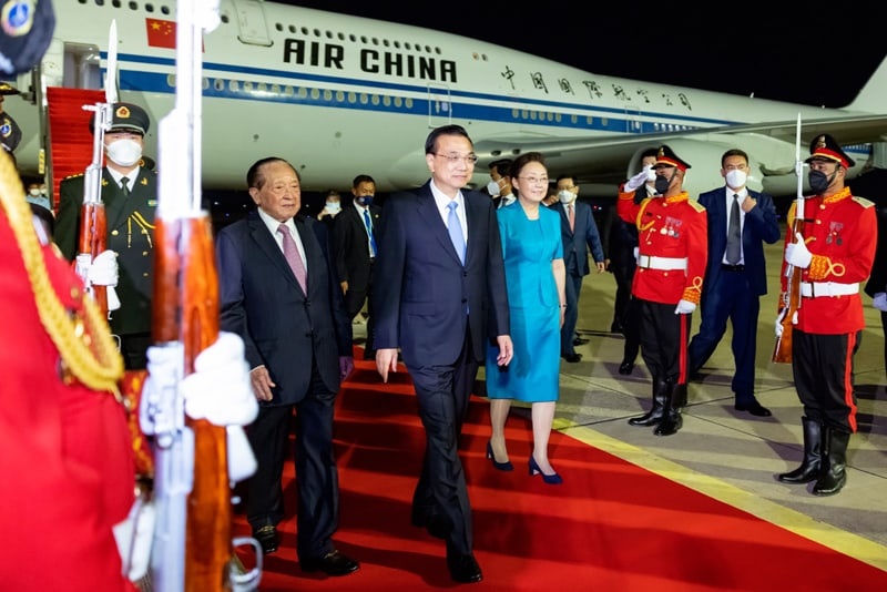 Премьер Госсовета КНР Ли Кэцян прибыл в Камбоджу с официальным визитом