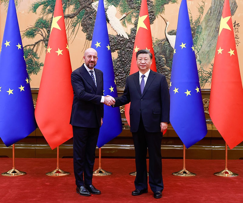 Председатель КНР Си Цзиньпин в четверг провел переговоры с председателем Европейского совета  Шарлем Мишелем, находящимся в Пекине с визитом