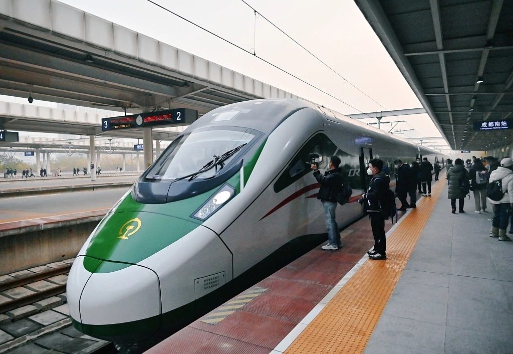 В Китае начался пик пассажирских перевозок по железной дороге