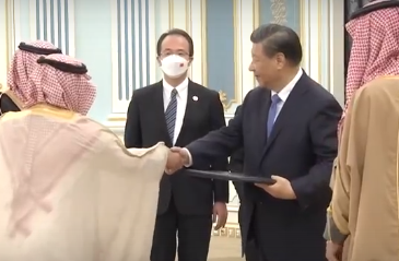 Си Цзиньпин принял участие в первом саммите Китай-Арабские государства