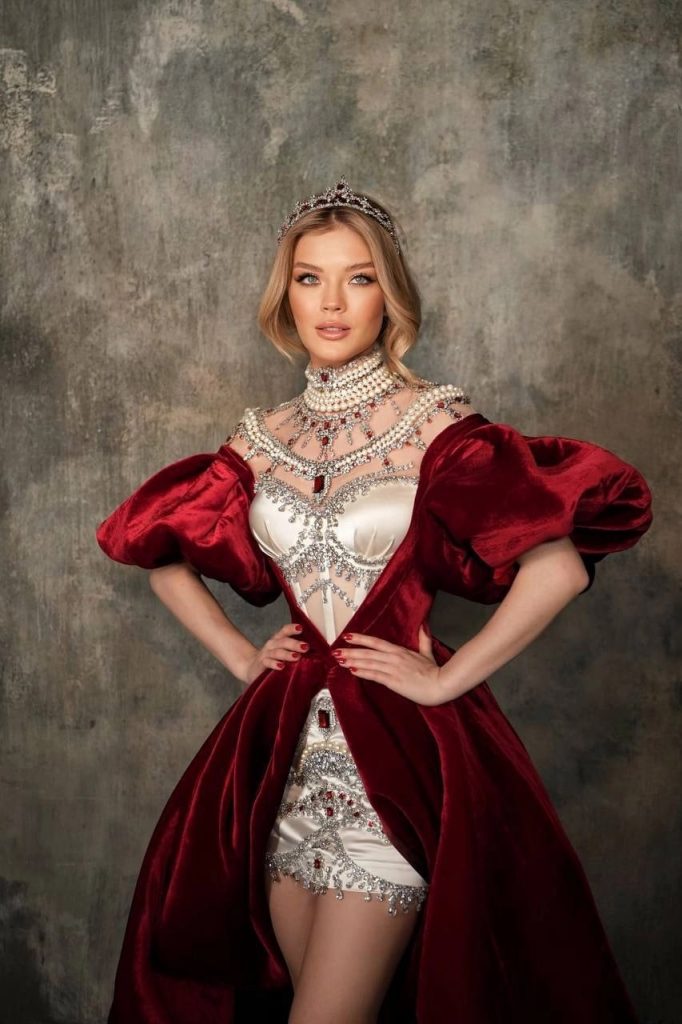 Анна Линникова прошла в полуфинал конкурса «Мисс Вселенная»