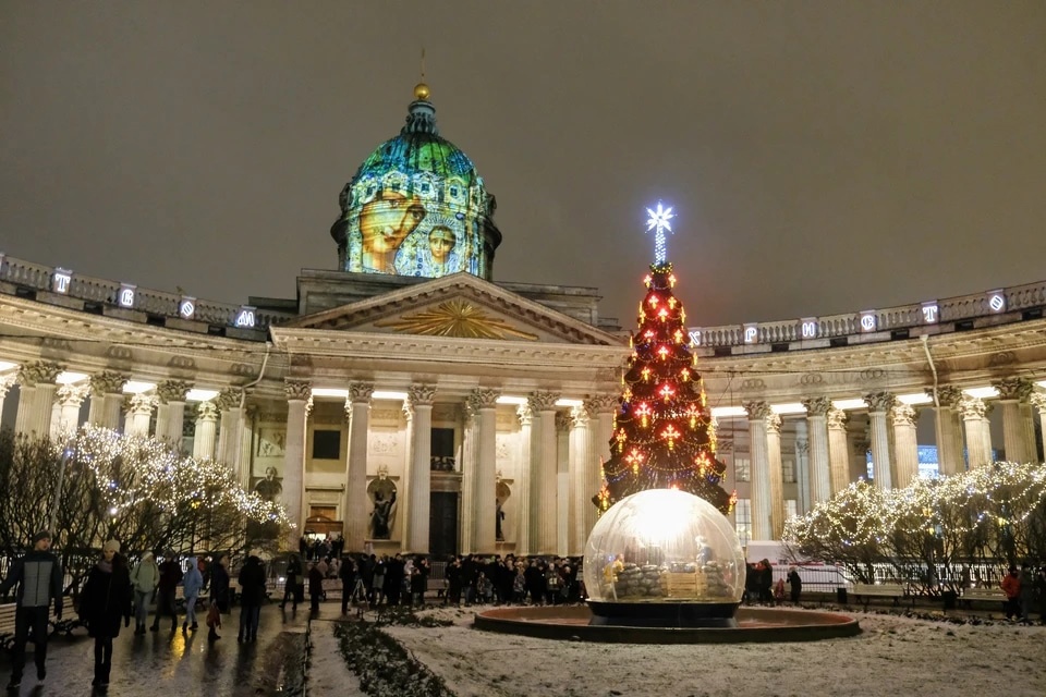 Рождество Христово – великий день для всех христиан. В такой важный праздник в петербургских храмах 6 и 7 января пройдут богослужения