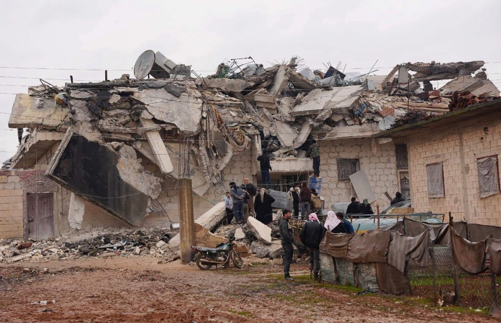 В Турции продолжается отчаянная борьба за жизнь пострадавших при землетрясении