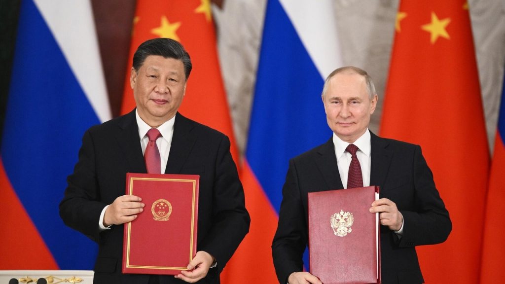 Председатель КНР Си Цзиньпин и Президент России Владимир Путин после переговоров провели совместную пресс-конференцию
