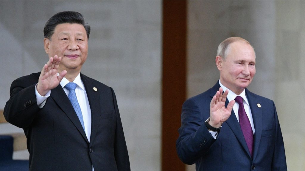 Путин и Си Цзиньпин на встрече обменяются мнениями по двусторонним отношениям