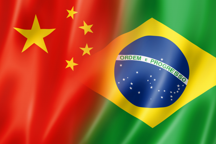 Китай готов работать с Бразилией над реализацией важных договоренностей, достигнутых главами двух государств, и совместными усилиями выводить межгосударственный диалог на новый уровень