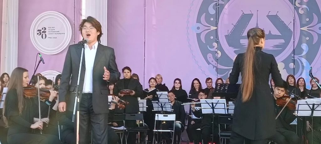 Российско-китайский симфонический оркестр и Академический хор  отметил свой День рождения
