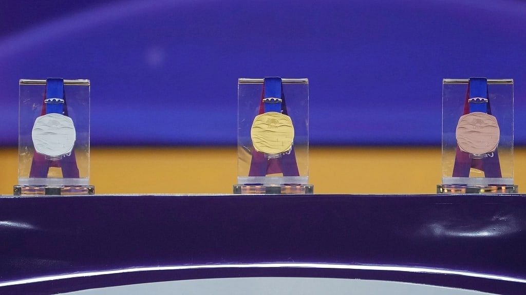 Медаль 19-х Азиатских игр в Ханчжоу называется «Хушань», что переводится как «Озеро и горы»