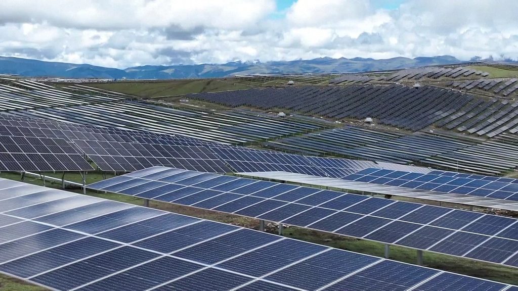 Роскосмос планирует построить завод по выпуску солнечных батарей в Новгородской области