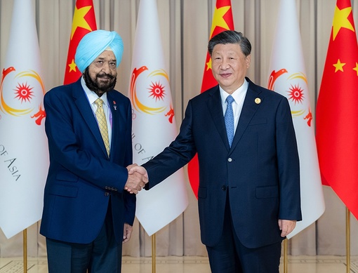 Председатель КНР Си Цзиньпин встретился с исполняющим обязанности президента Олимпийского совета Азии Рандхиром Сингхом