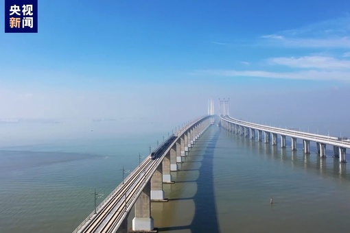 В Китае была запущена в эксплуатацию первая в стране высокоскоростная железная дорога через море со скоростью движения поездов 350 км/ч