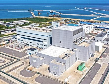 Первая в мире атомная станция четвертого поколения официально введена в коммерческую эксплуатацию в Китае