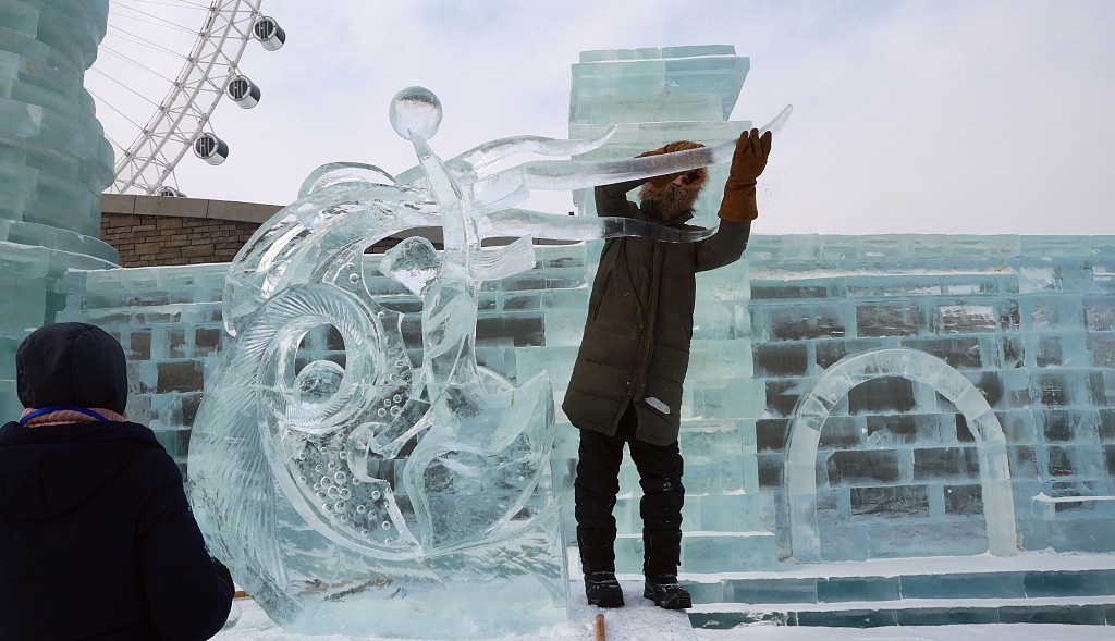 Россияне заняли все три призовых места на завершившемся в китайском Харбине 35-м международном конкурсе ледовых скульптур