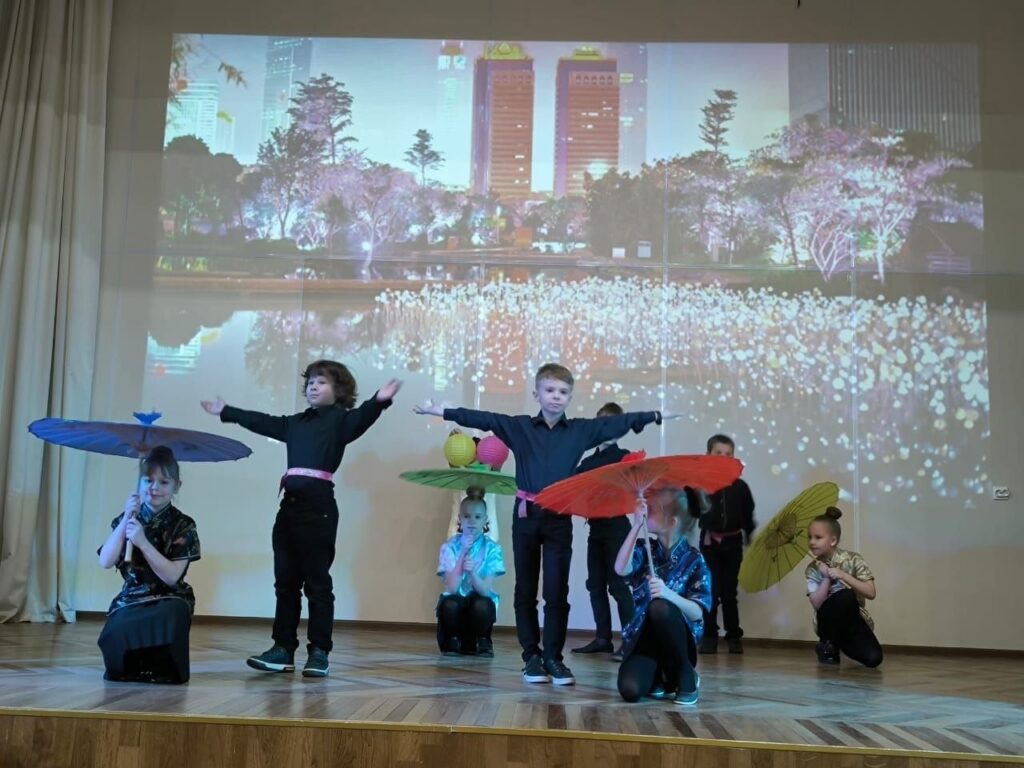 В преддверии Китайского Нового года в школе № 574 состоялся торжественный концерт