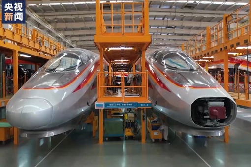 Поезд CR450 — новейшая модель китайских высокоскоростных поездов, способная развивать скорость до 400 км/ч