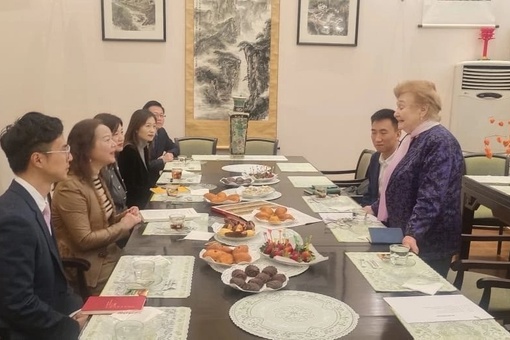 Делегация Канцелярии по иностранным делам провинции Хубэй посетила Общество российско-китайской дружбы