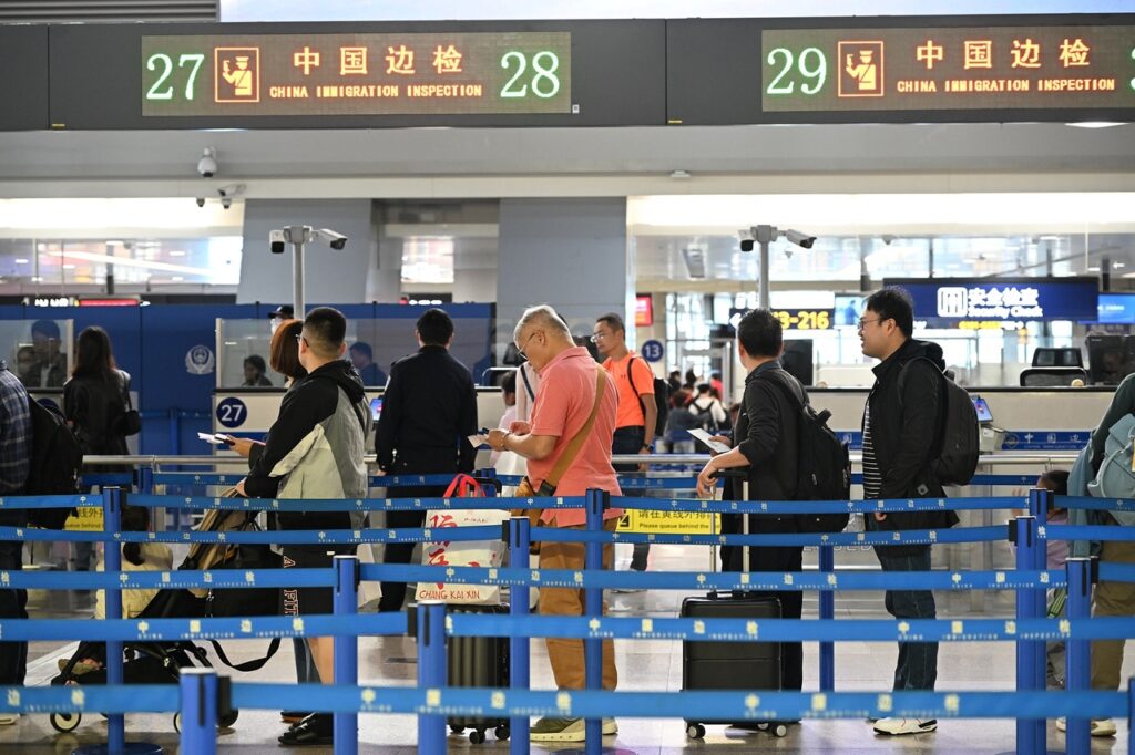 Во время праздника Цинмин пограничные службы по всему Китаю обеспечили въезд и выезд в общей сложности 5,189 млн китайцев и иностранцев