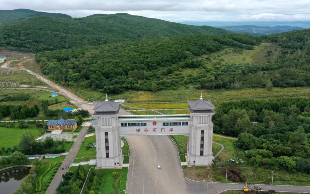 Количество туристов на переходе между китайской провинцией Хэйлунцзян и Приморским краем России достигло пика