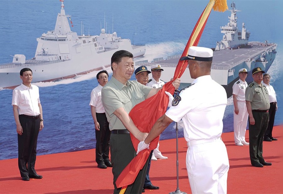 Си Цзиньпин присутствовал на церемонии передачи военных кораблей ВМС