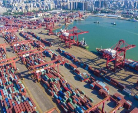 Объем контейнерных перевозок в портах Китая увеличился в первом полугодии 2022 года
