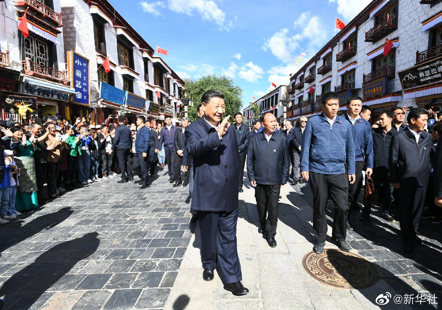 Си Цзиньпин инспектирует Лхасу в Тибете