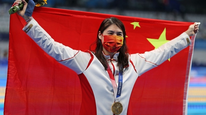 Китаянка Чжан Юйфэй одержала победу на Олимпиаде на дистанции 200 метров баттерфляем, установив новый олимпийский рекорд