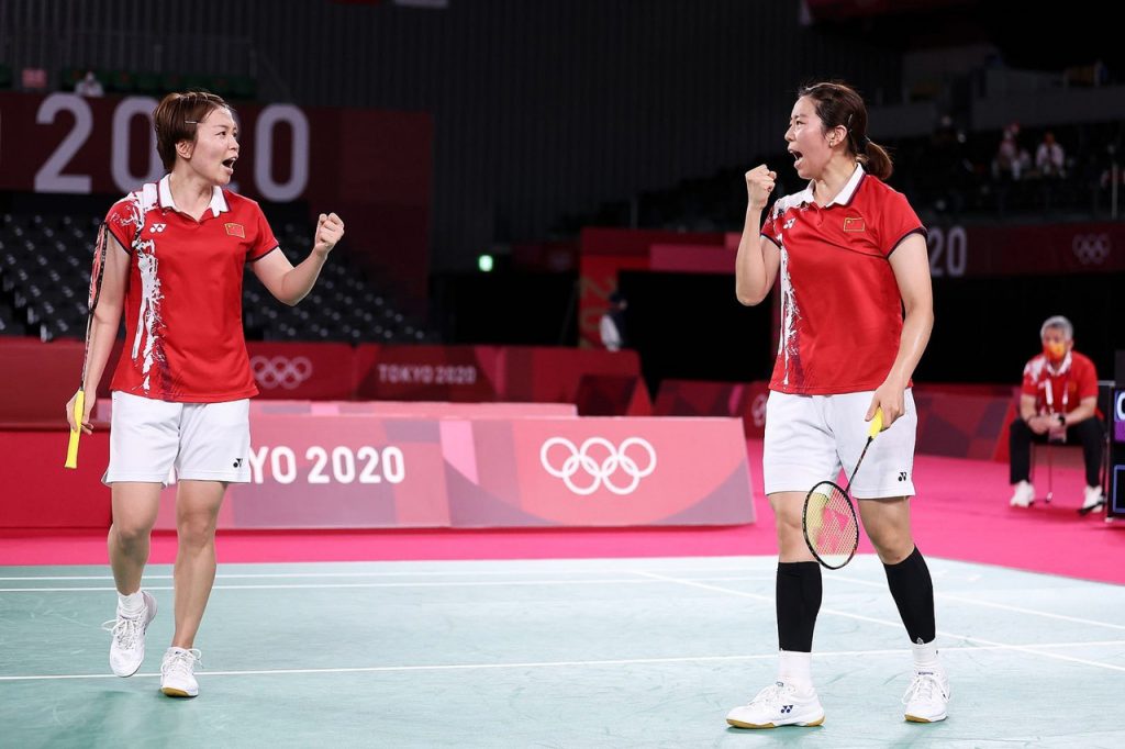Китаянки Чэнь Цинчэнь и Цзя Ифань завоевали серебряные медали